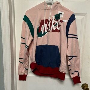 Women’s Nike Color-block Hoodie
Like New.
Part of a set (see other listings)